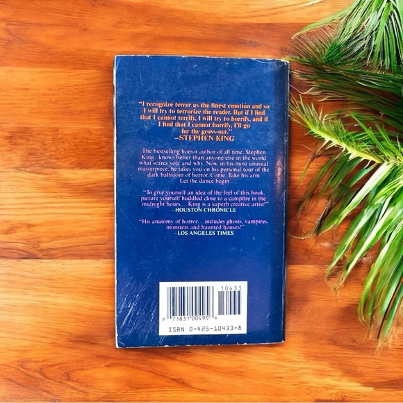 VINTAGE Stephen King’s Danse Macabre - 1987 Berkley Paperback Edition - Picture 2 of 8